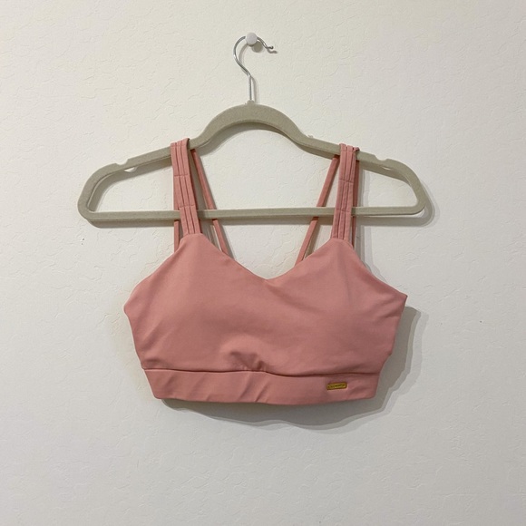 CleoHarper Sports bra & matching shorts - Picture 2 of 3